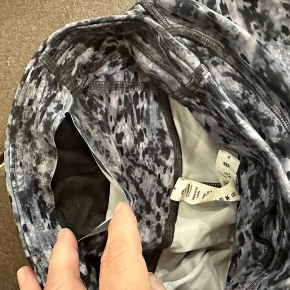 RARE LULULEMON Grey Blue Print Align Tights Leggings - 4 - Picture 14 of 14